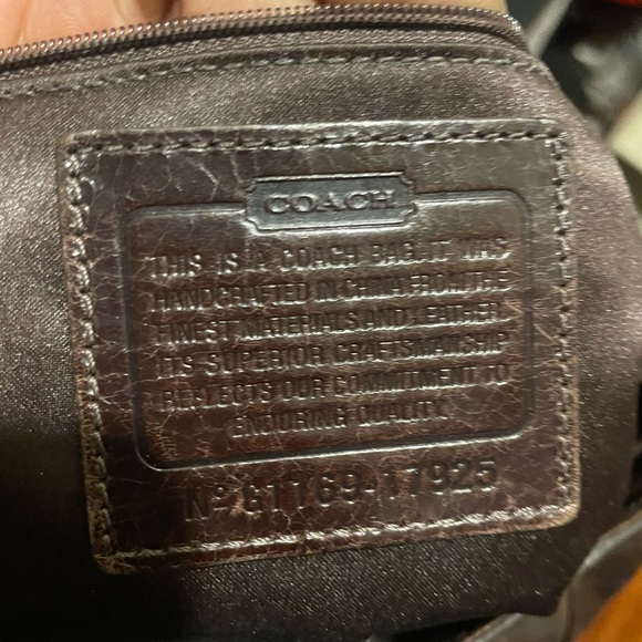 Rich brown leather coach purse. Has removable strap and handbag handle - Picture 2 of 3